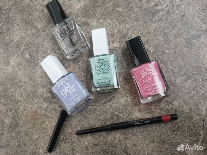 Лаки для ногтей и карандаш для губ новые Avon