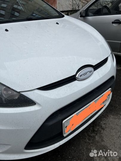 Комплект эмблем Ford Fiesta MK6 Белые