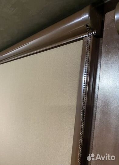 Рулонные шторы зебра в коробе E0189