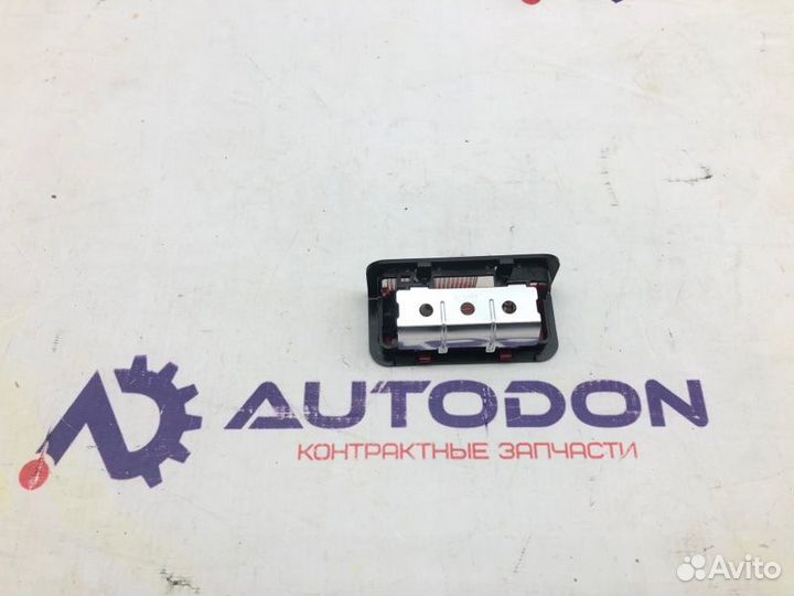 Плафон освещения багажника Bmw 7-Series E65 N62B40