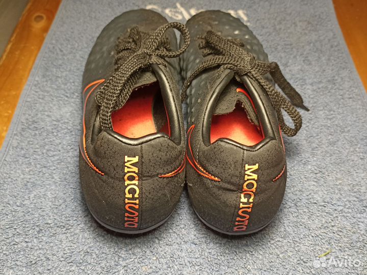 Детские футбольные бутсы nike размер 37.5