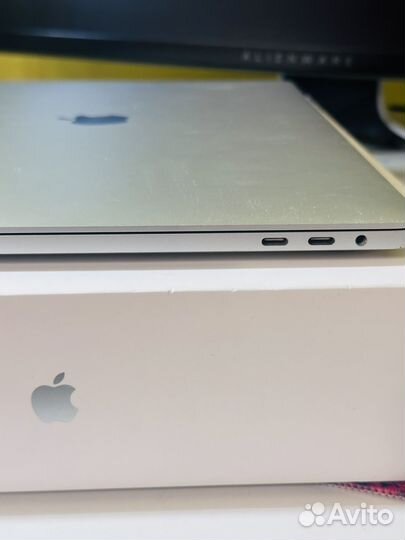 Macbook pro 16 inch 2019 1TB