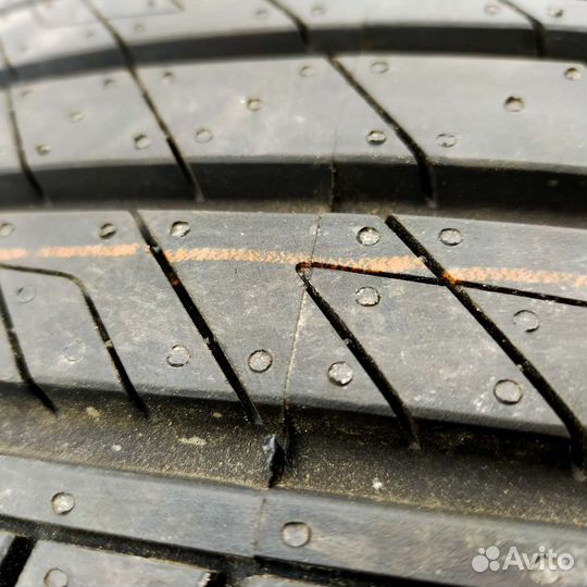 Kumho Solus HS63 215/60 R17