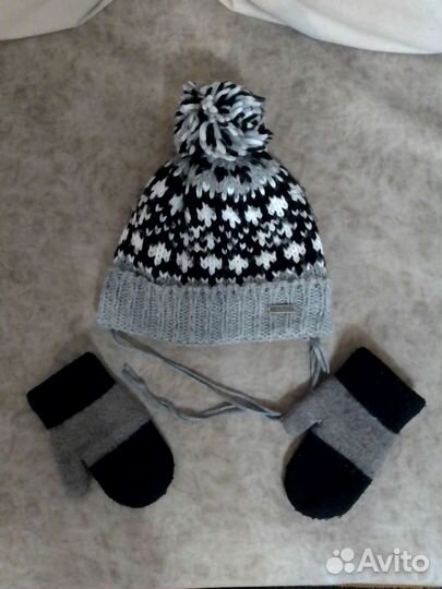 Зимние комплекты с шапками, рукавицами, шарфами