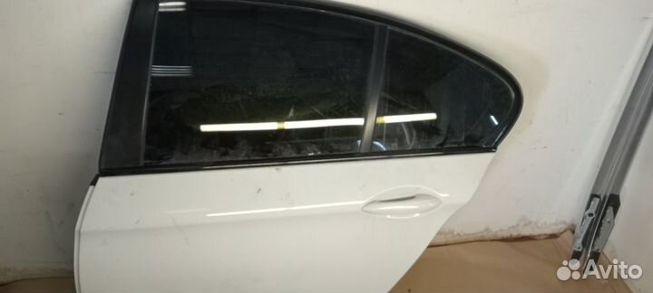 Стекла дверей бмв 5 Ф10 есть все