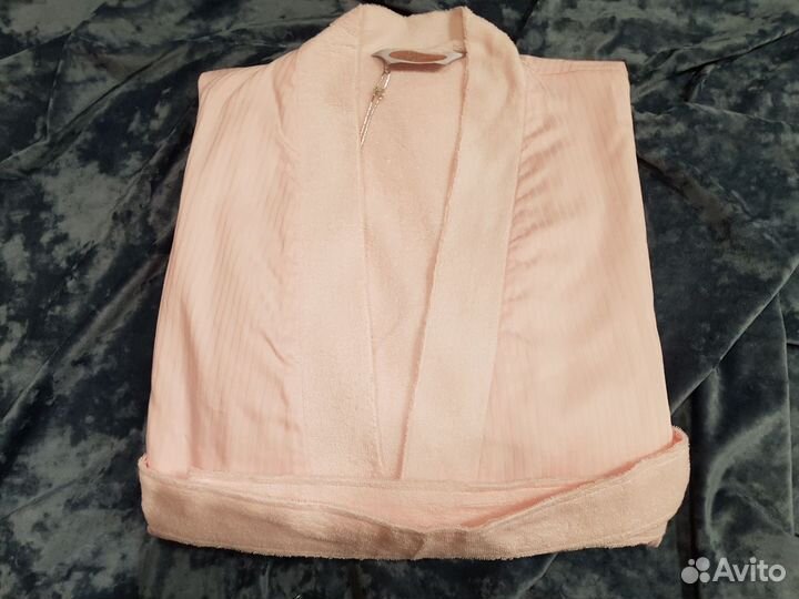 Халат махровый, с кружевом