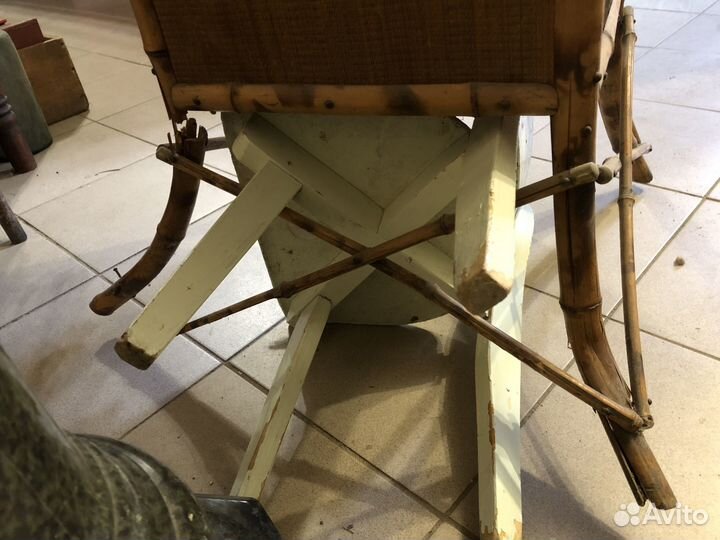 Шкафчик для патефона, пластинок. Бамбук