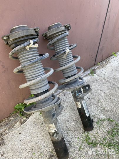 Амортизатор передний В сборе Golf 5