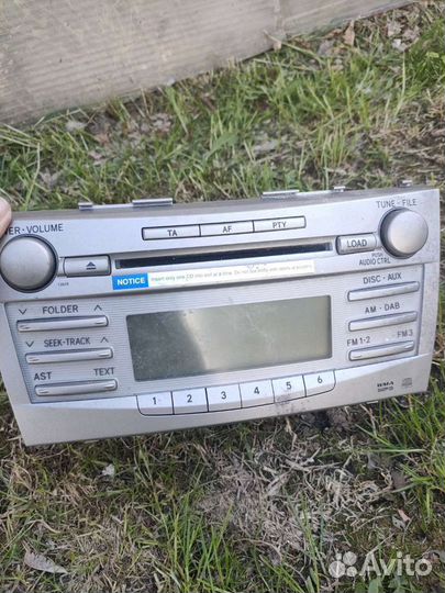 Авто магнитола на Toyota Camry