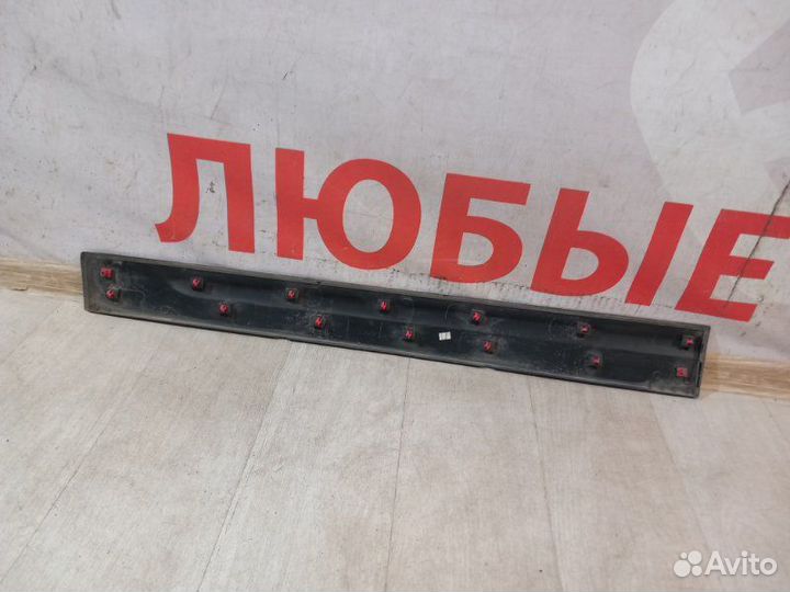Накладка двери передняя правая Kia Sorento 2 XM