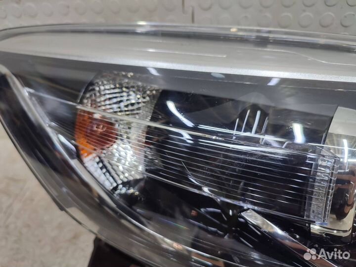 Фара правая Renault Kaptur 2016