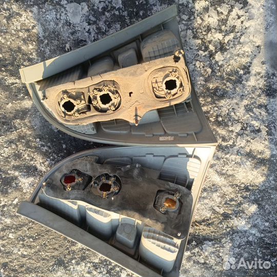 Продам задние фонари Тойота Королла Филдер