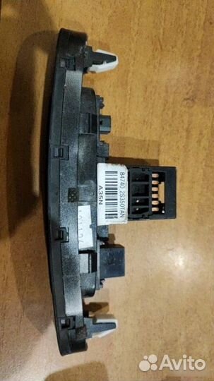 Кнопка аварийной сигнализации Hyundai Ix35