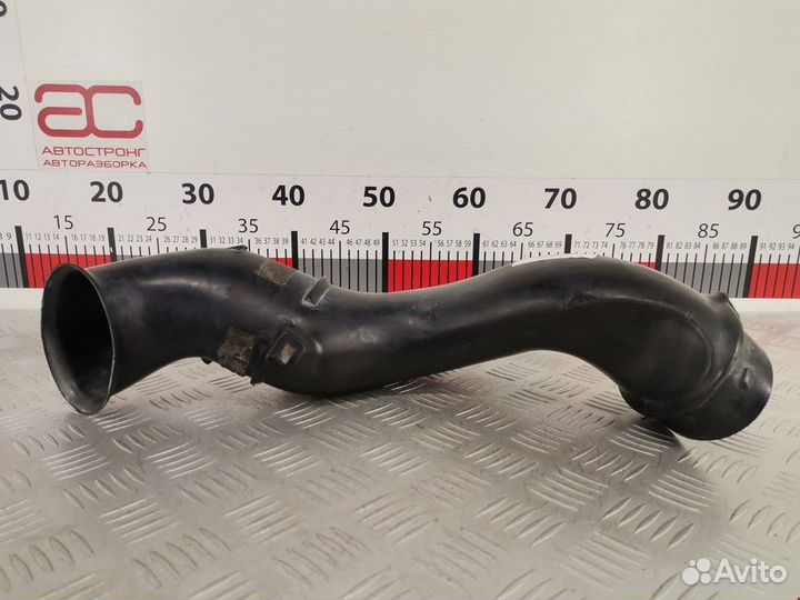 Патрубок воздушного фильтра Volkswagen Touareg 2