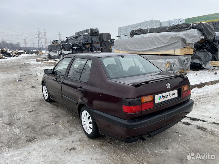 Volkswagen Vento 1.8 МТ, 1996, 385 025 км