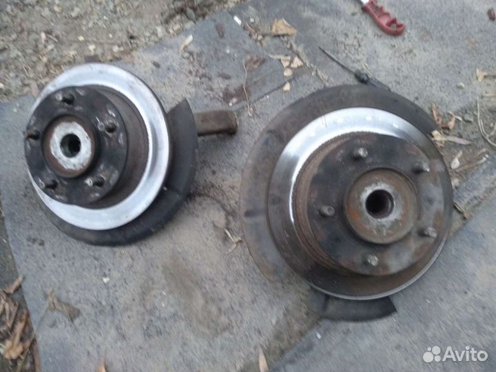 Поворотный кулак в сборе левый (нива 21214)