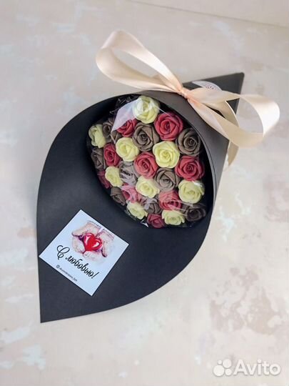 Красивые съедобные букеты шоколадные розы цветЫ