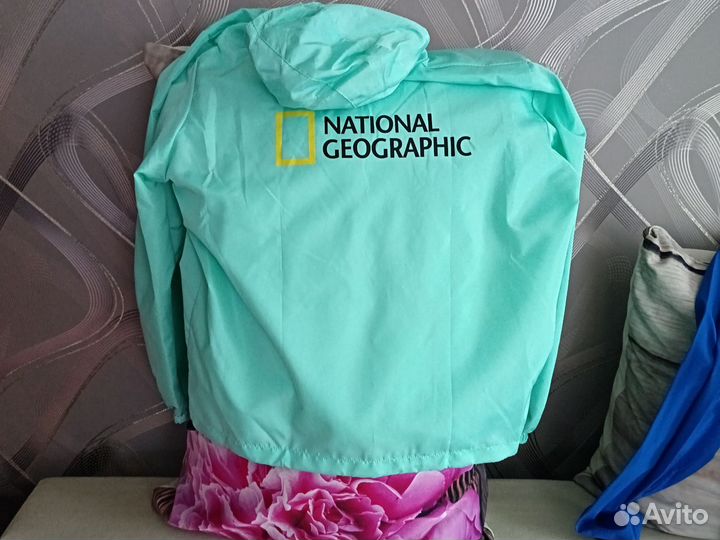 Ветровка как муж. так и женская