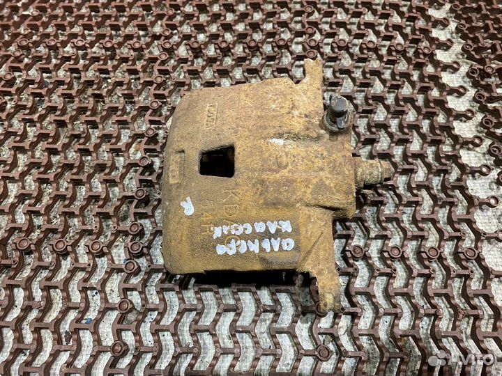 Суппорт передний правый Классик