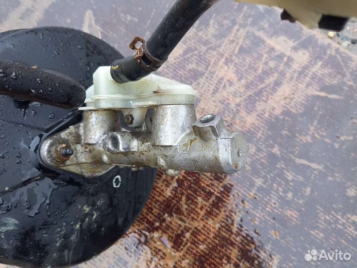 Honda civic 4d Главный тормозной вакумник