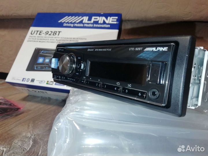 Alpine ute-92bt