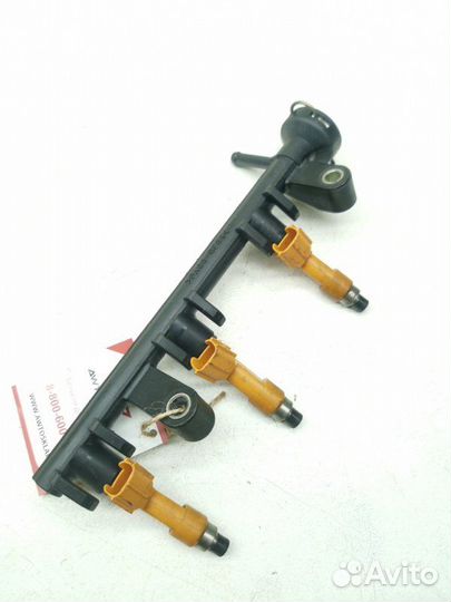 Форсунка топливная Toyota Vitz KSP130 1krfe