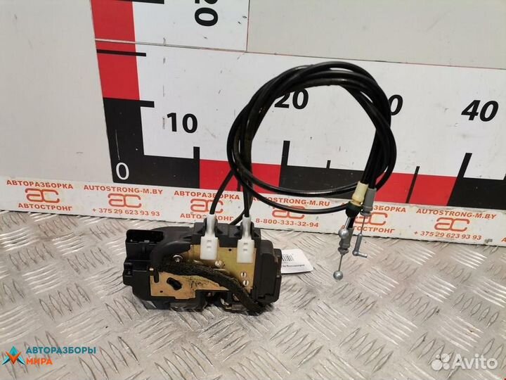 Замок двери передней правой Nissan Armada 2006