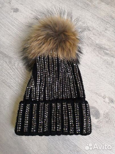 Шапка со стразами