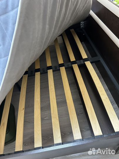 Кровать двухспальная с матрасом бу 160 200