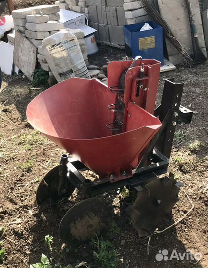 Картофелесажалка для мотоблока