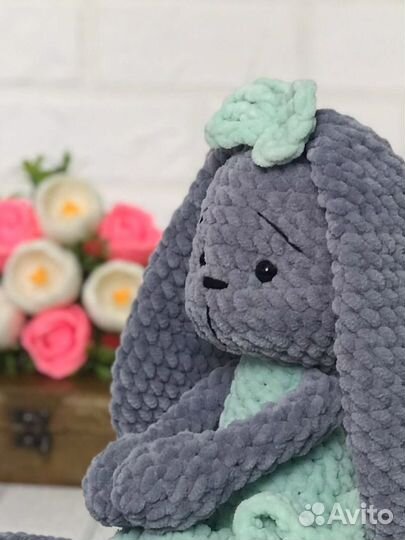 Вязаные игрушки зайка