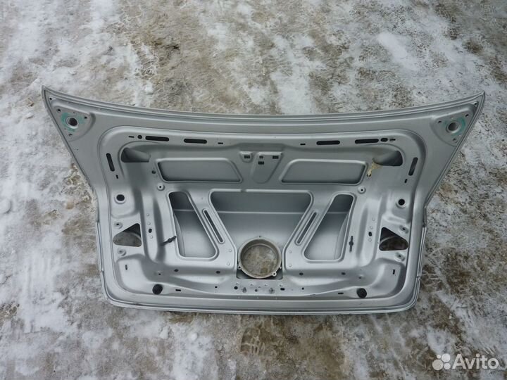 Крышка багажника VW Passat B6 Sedan