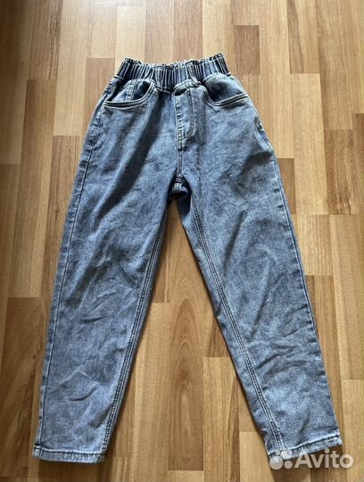 Джинсы на девочку 128 и такие же 134