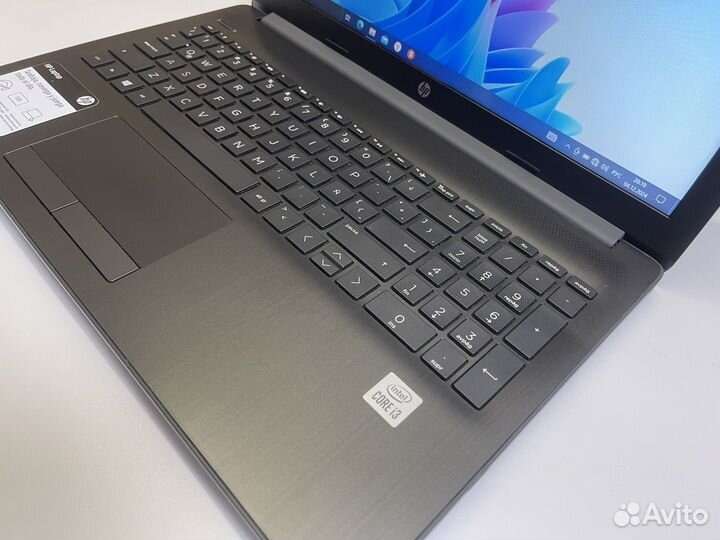 Тонкий ноутбук HP 15.6