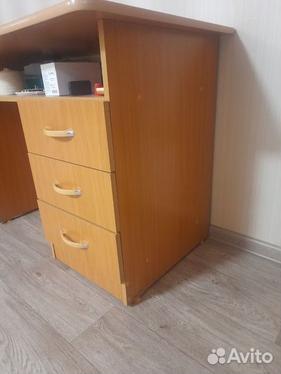 Письменный стол для школьника бу