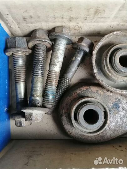 Рычаги нижние на заднею подвеску на форд фокус 1