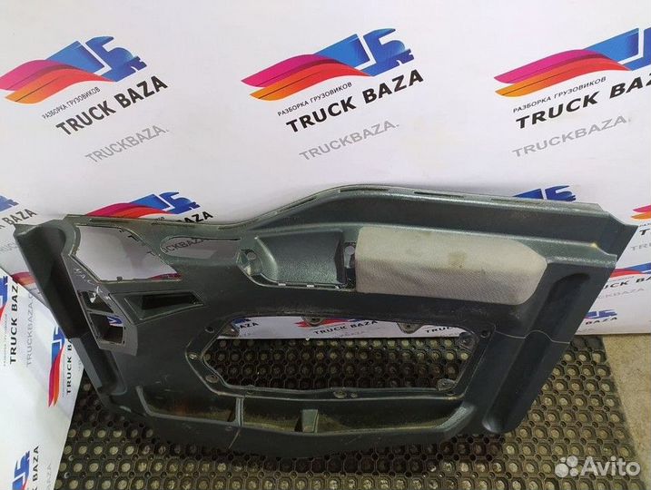 81626306026 Обшивка двери правая