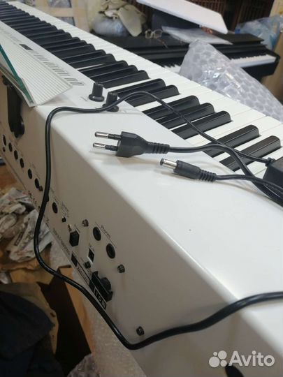 Цифровое пианино roland Fp4, korg Lp 180