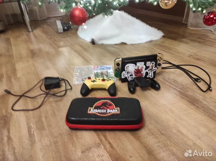 Nintendo switch плюс джойстик, и 3 игры
