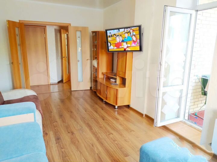 2-к. квартира, 60 м², 1/18 эт.