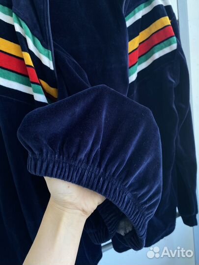 Женский спортивный костюм