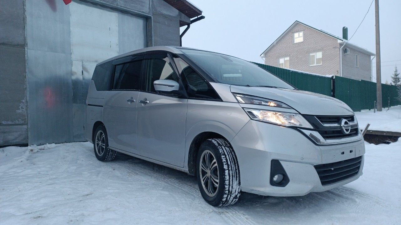 Nissan Serena: фото владельца
