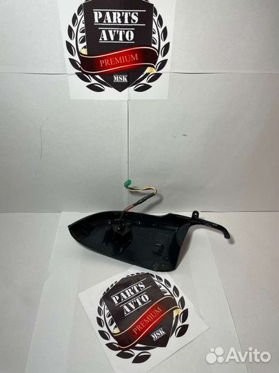 Нижняя накладка зеркала левая Infiniti QX50