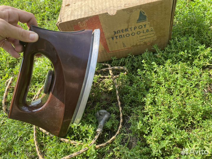 Электроутюг elis 205 рабочий 1000 Вт утюг СССР