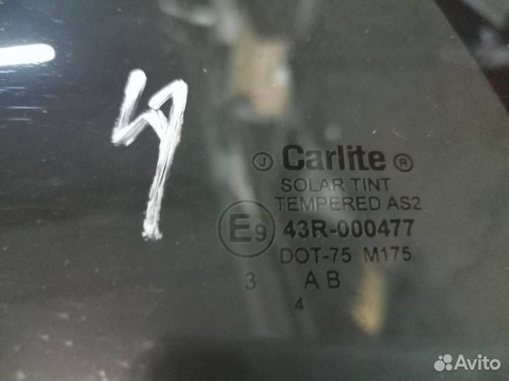 Стекло кузовное глухое левое Ford Maverick 2001-2