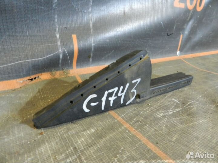 Накладка двери задней левой -Hyundai Solaris