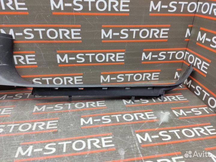 Накладка на порог салона правая Audi Q7 4LB BHK