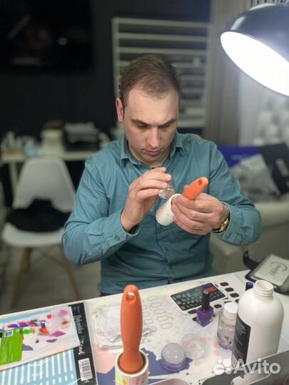 Нужна модель на маникюр