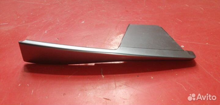 Накладка центральной консоли передняя левая Nissan