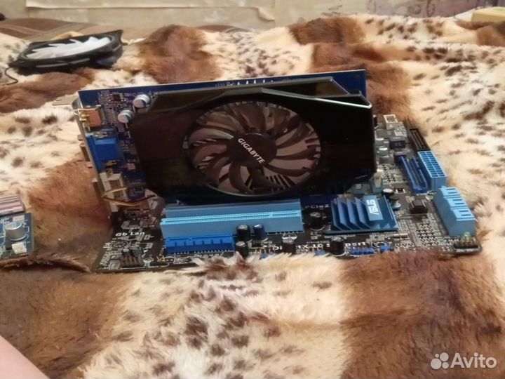 Материнская плата с процессором